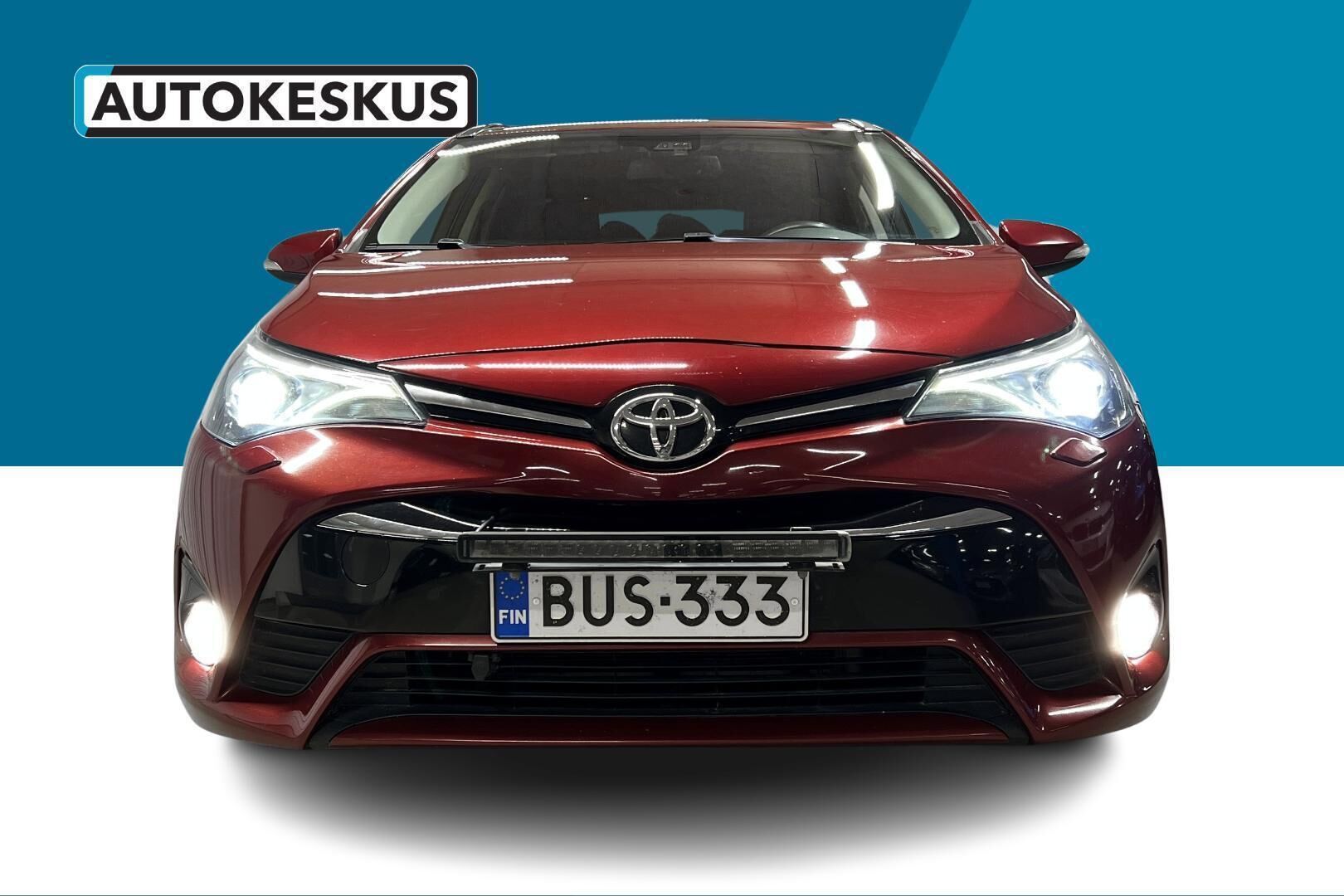 Toyota Avensis iso kuva 2