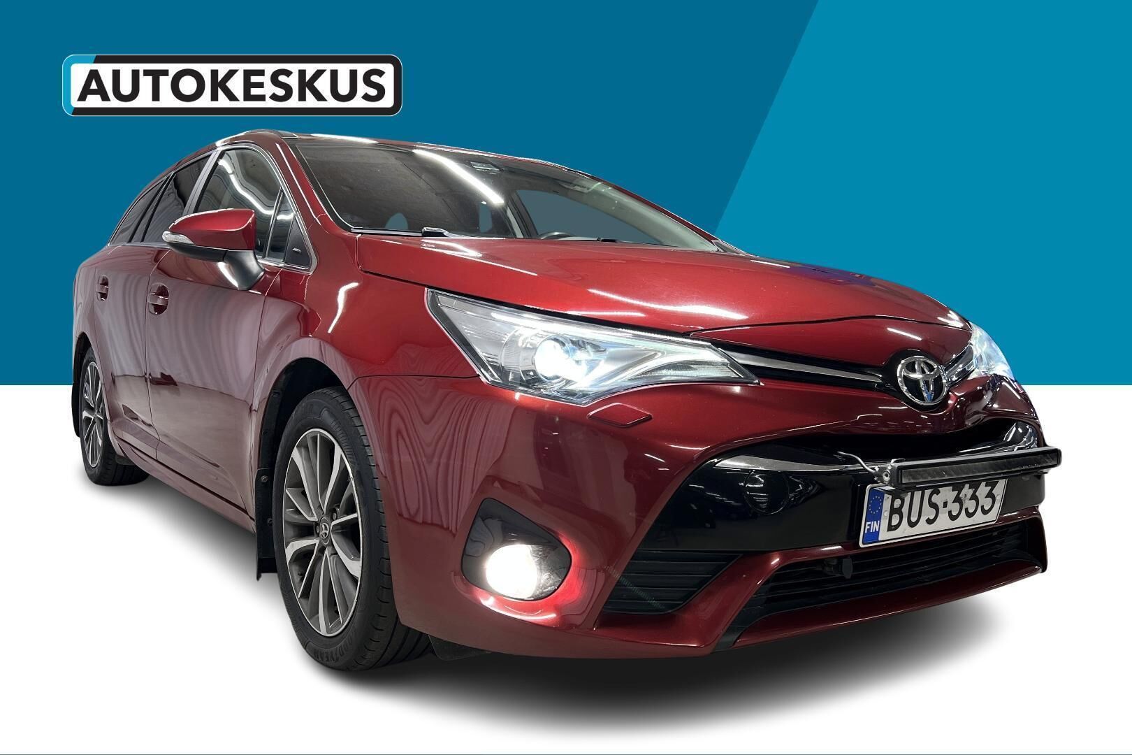 Toyota Avensis iso kuva 3