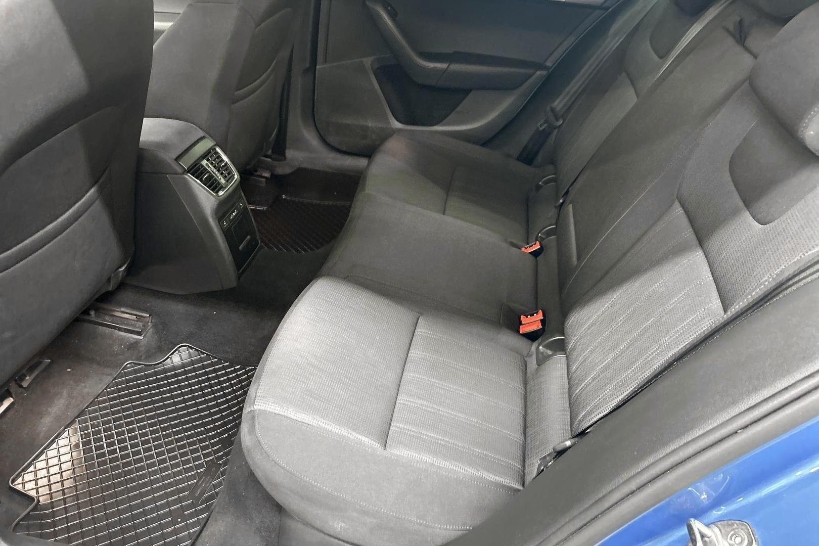 Skoda Octavia iso kuva 10