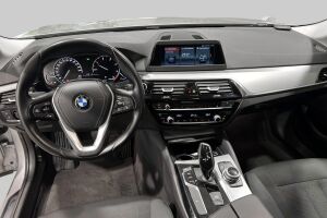 BMW 5-SARJA esikatselu 11