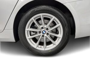 BMW 5-SARJA esikatselu 13