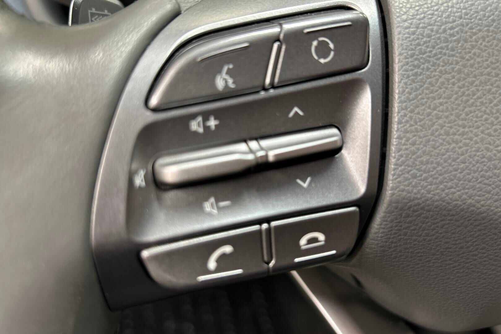 Hyundai KONA iso kuva 18