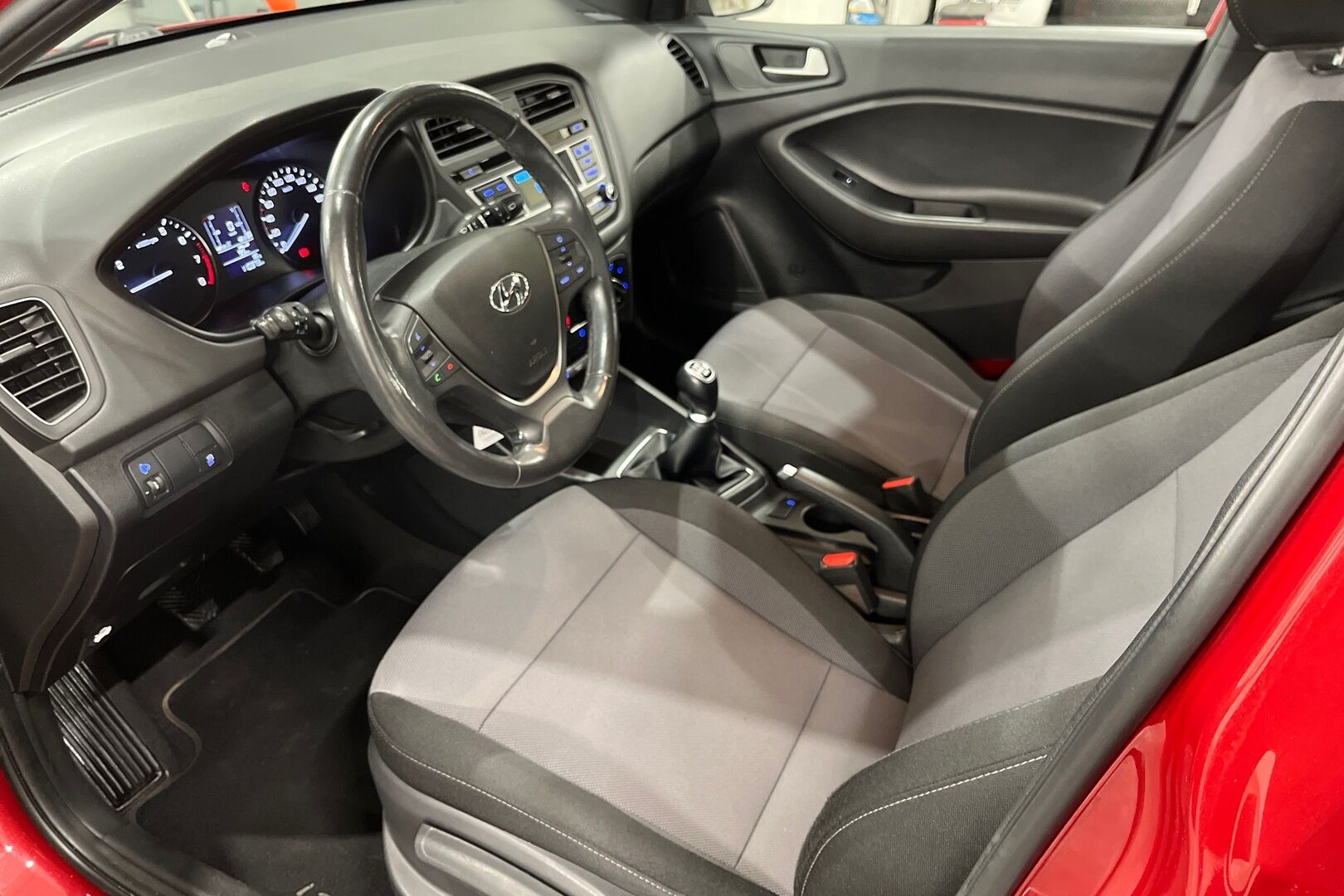Hyundai i20 5d iso kuva 7