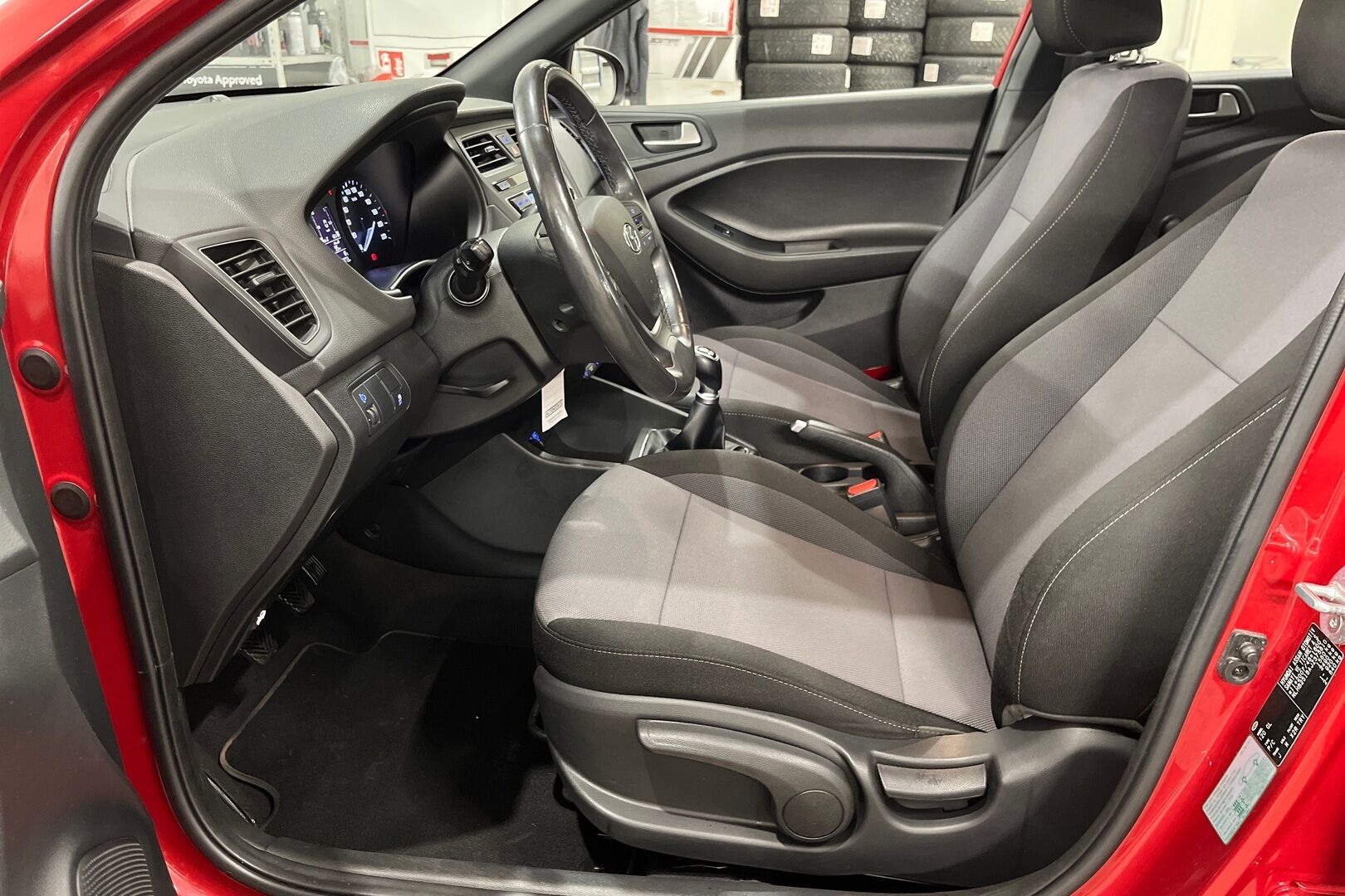 Hyundai i20 5d iso kuva 8