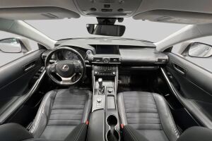 Lexus IS esikatselu 10