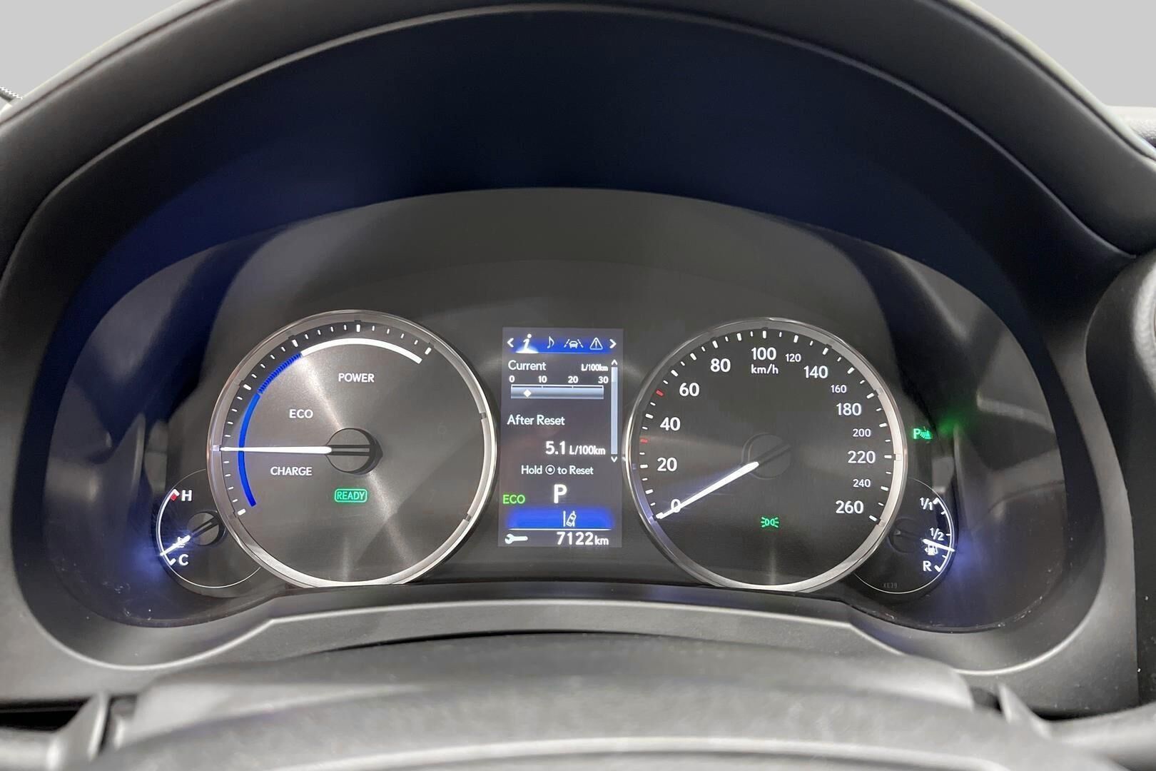Lexus IS iso kuva 11