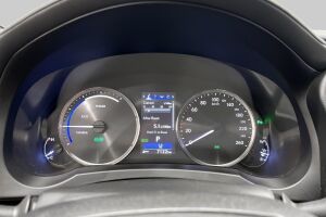 Lexus IS esikatselu 11