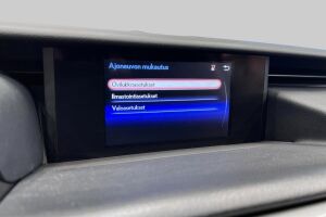Lexus IS esikatselu 34