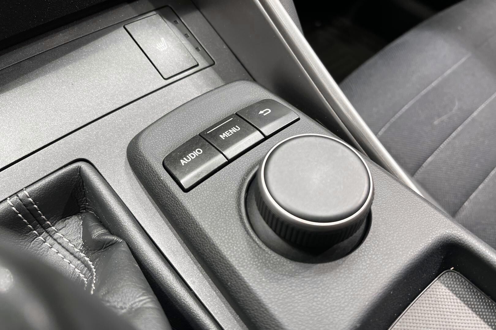 Lexus IS iso kuva 36