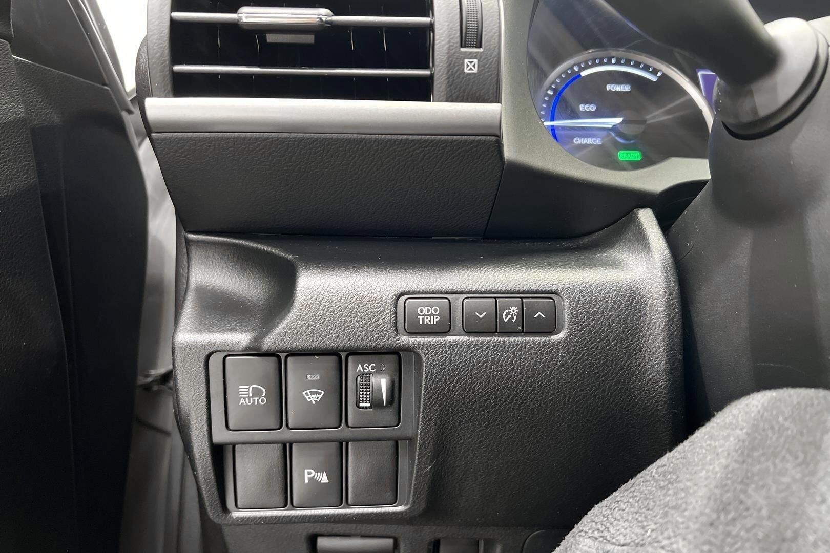 Lexus IS iso kuva 23