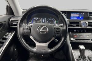 Lexus IS esikatselu 25