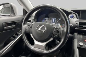 Lexus IS esikatselu 26