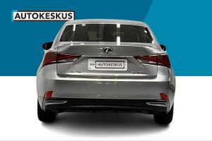 Lexus IS esikatselu 6