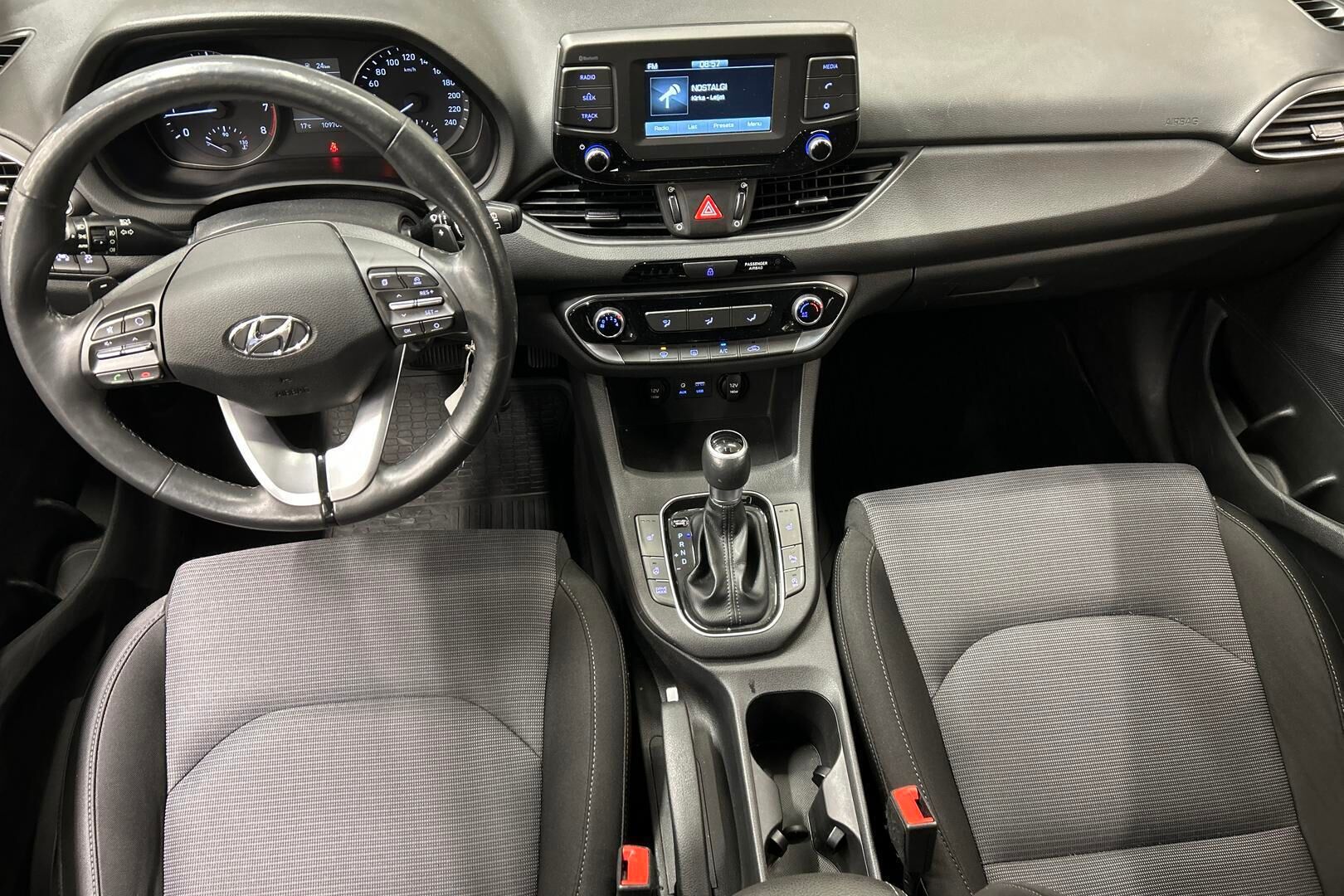 Hyundai i30 5d iso kuva 7