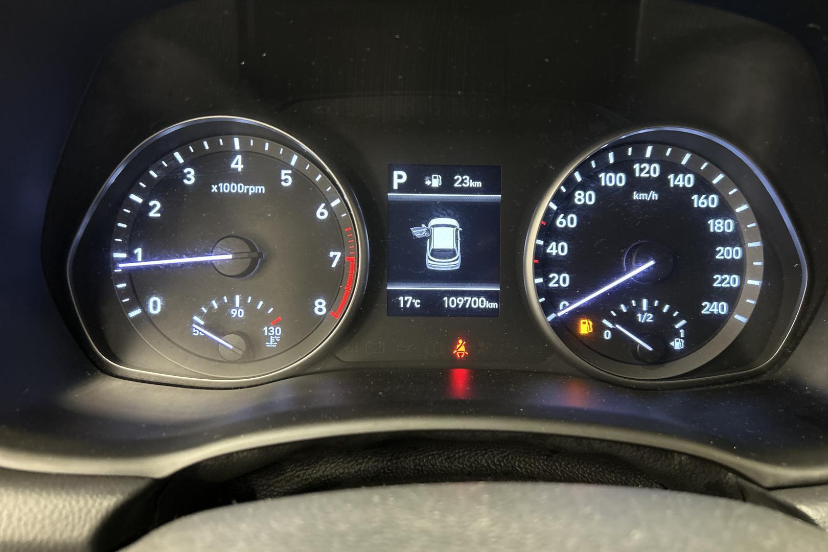 Hyundai i30 5d iso kuva 8