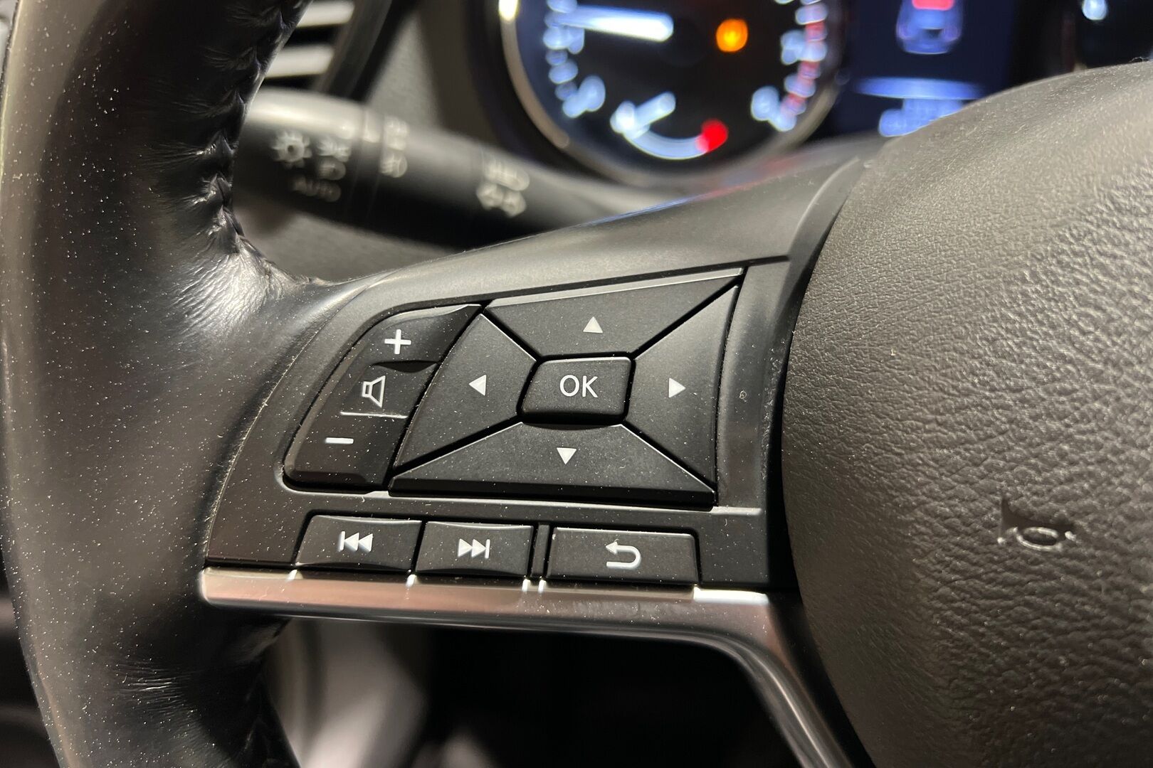 Nissan X-Trail iso kuva 11