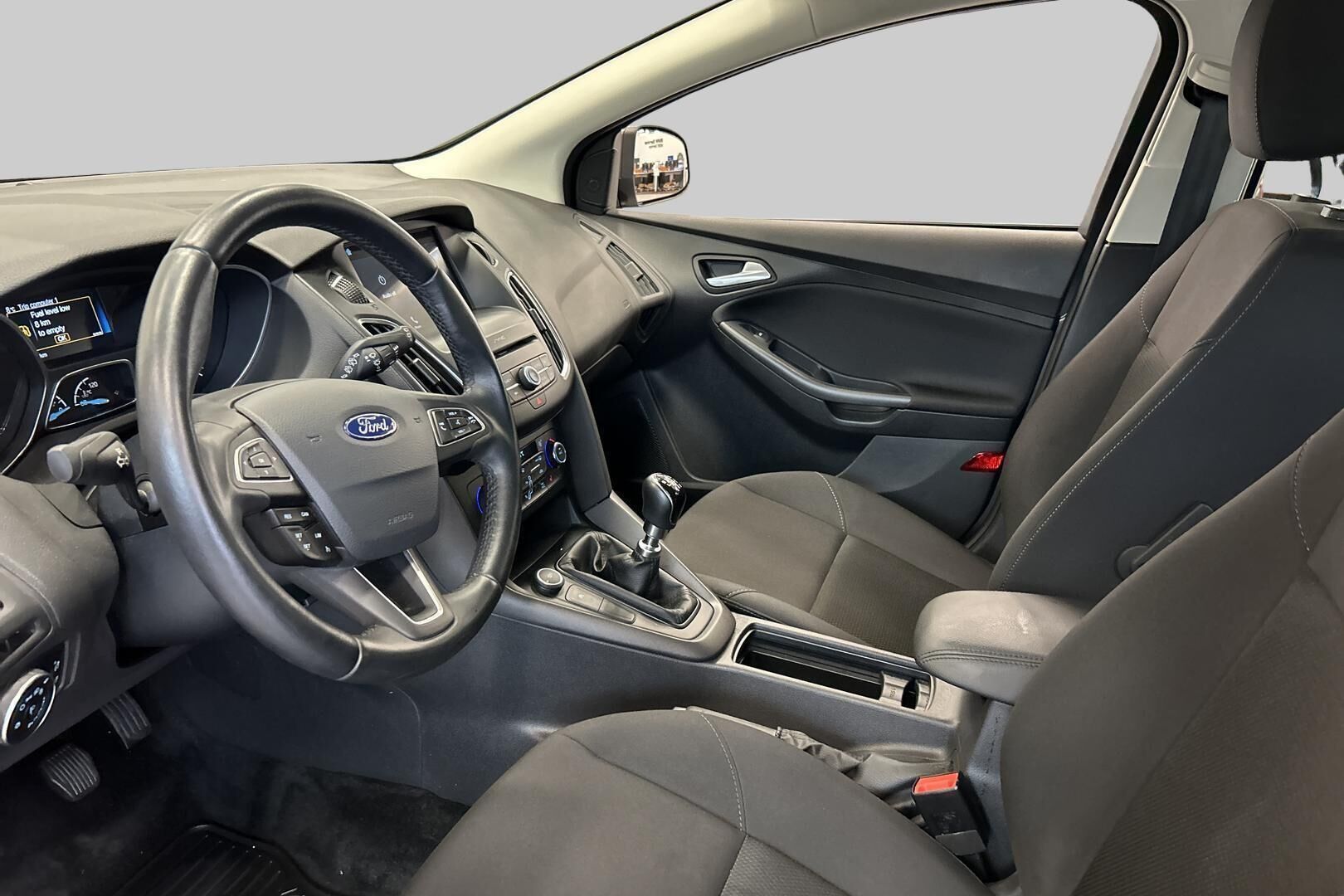 Ford Focus iso kuva 9