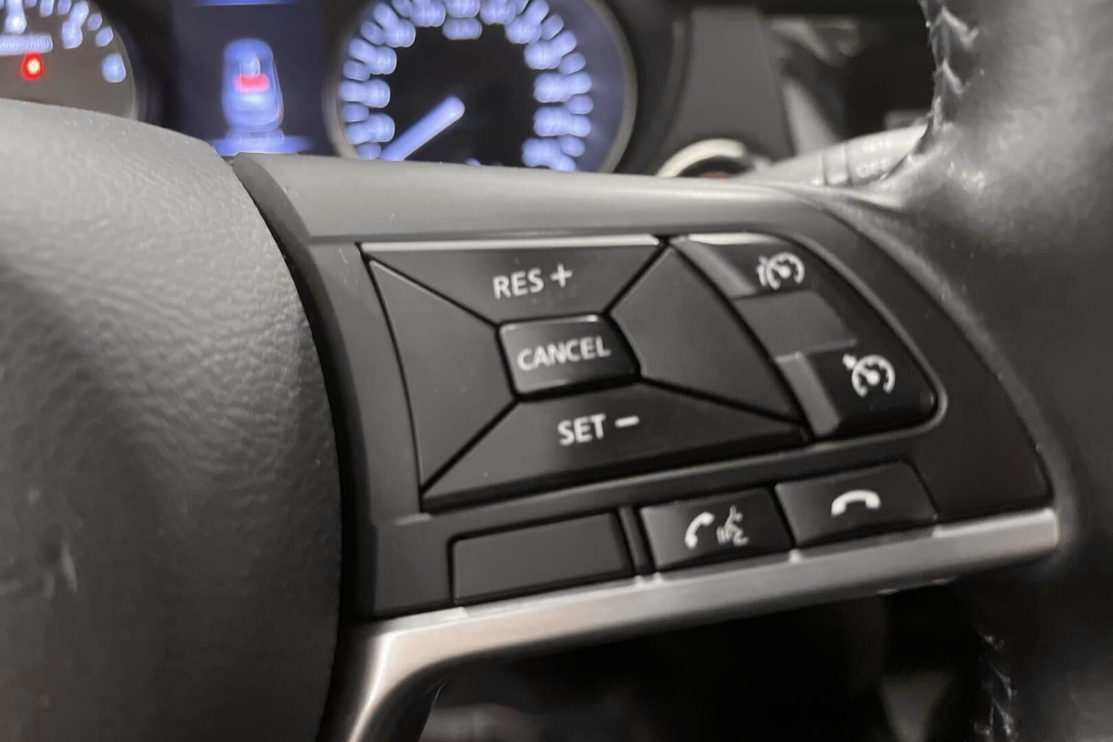 Nissan Qashqai iso kuva 17