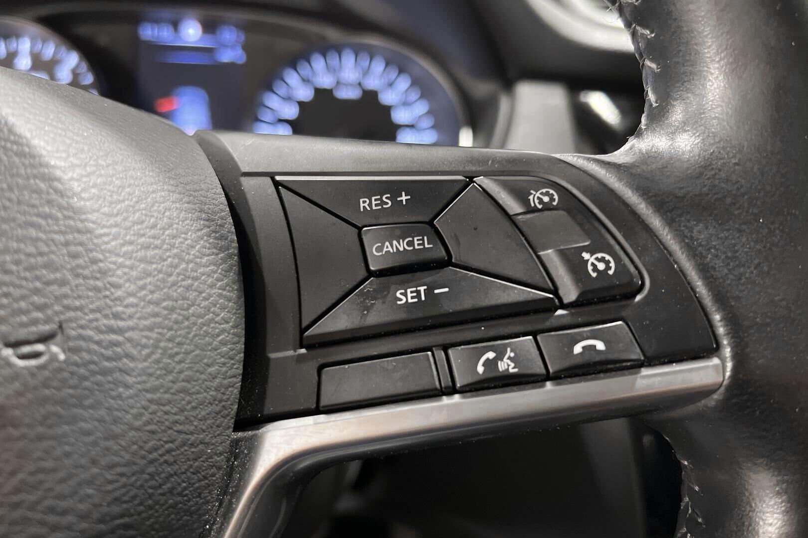 Nissan Qashqai iso kuva 14