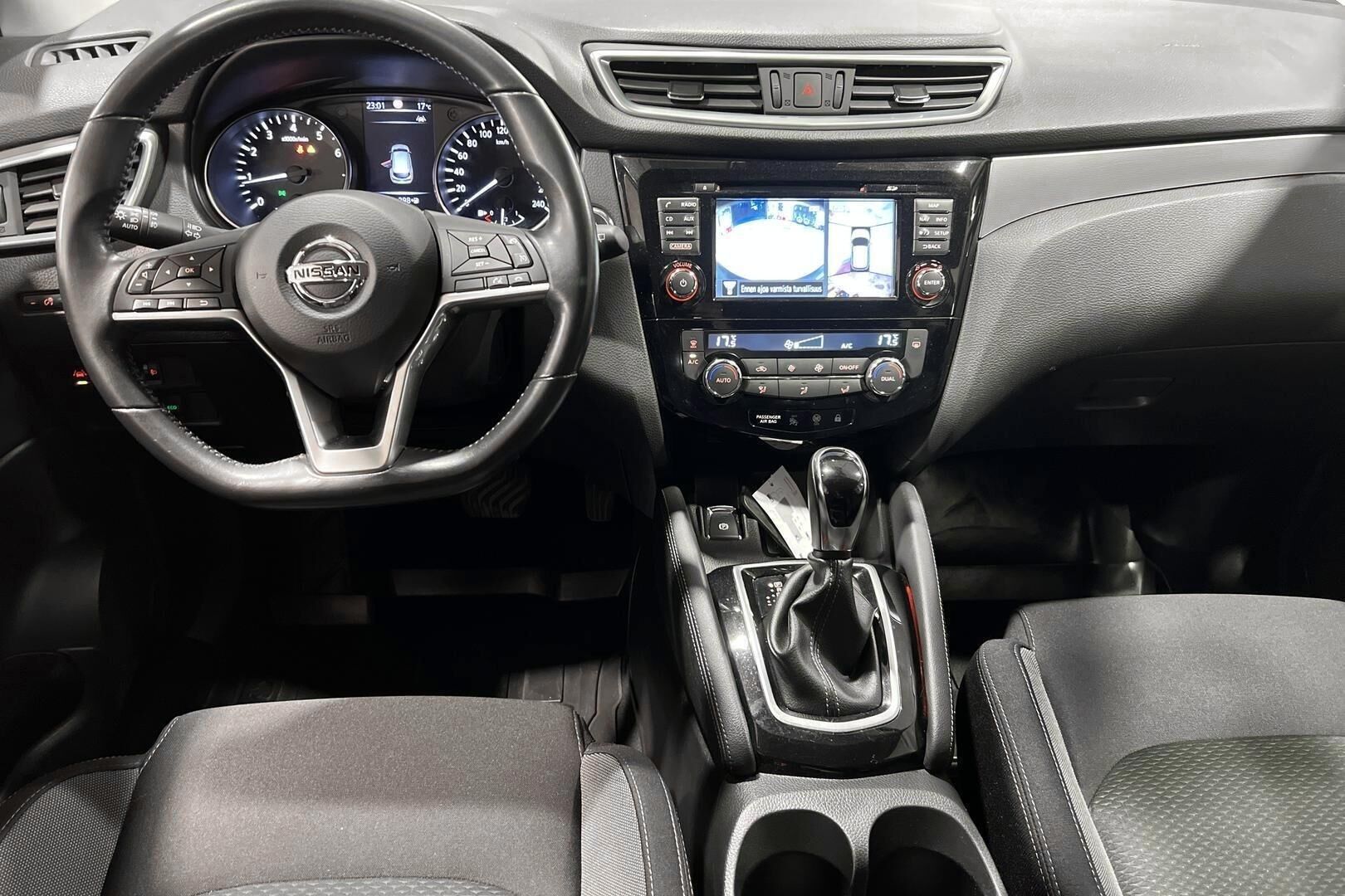 Nissan Qashqai iso kuva 10