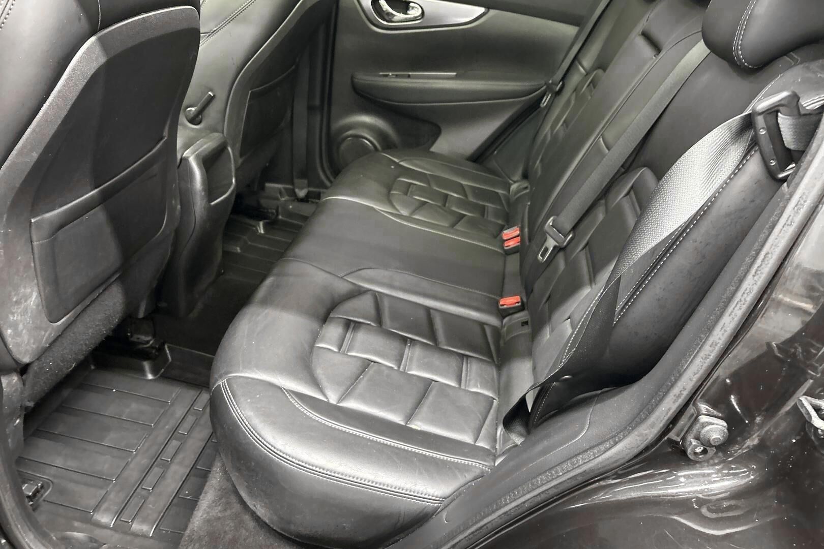 Nissan Qashqai iso kuva 10