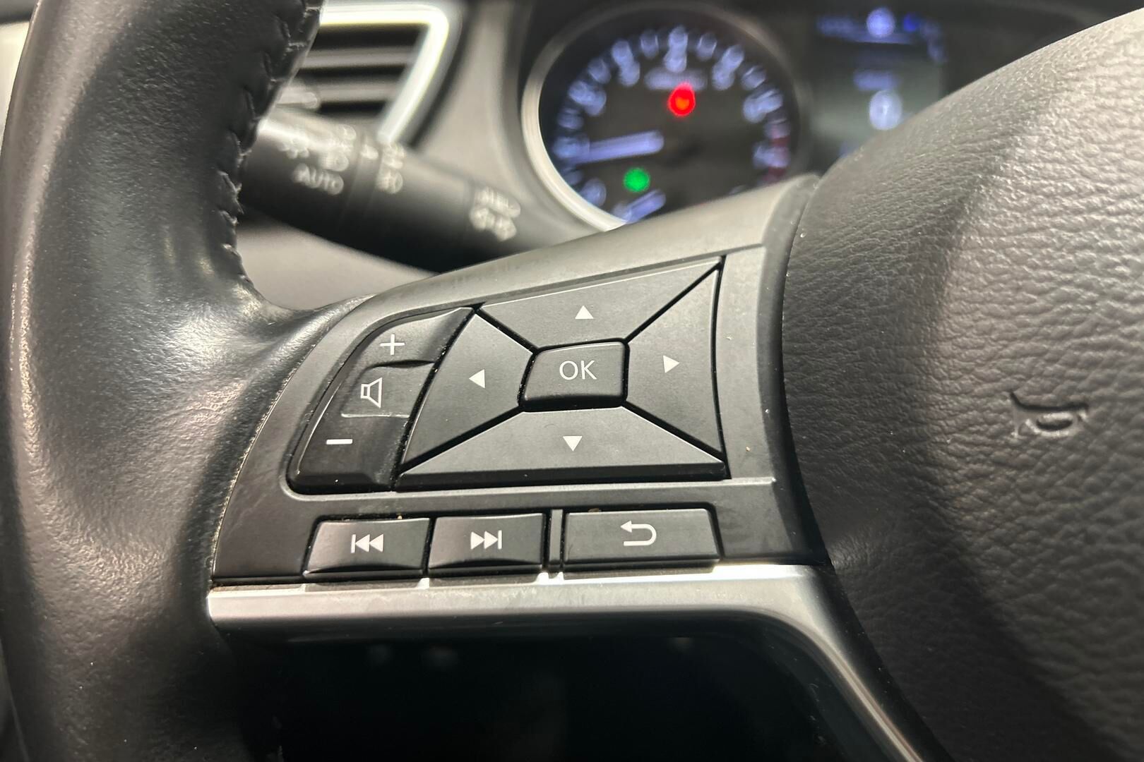 Nissan Qashqai iso kuva 15