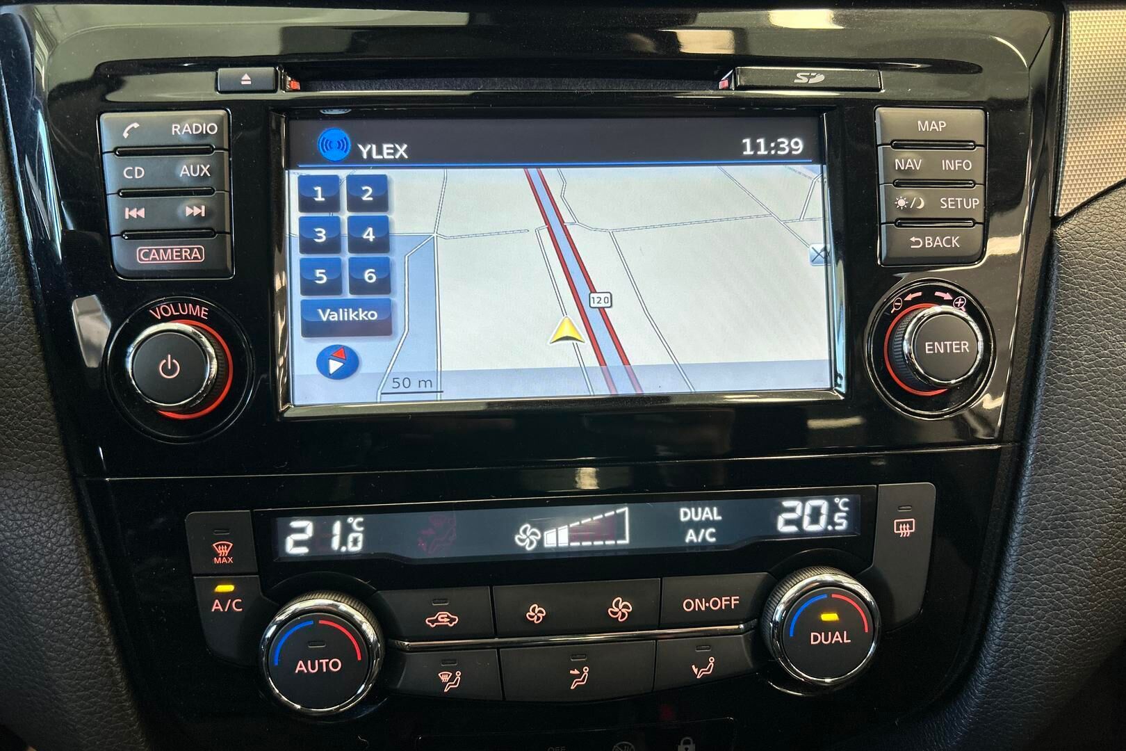 Nissan Qashqai iso kuva 16