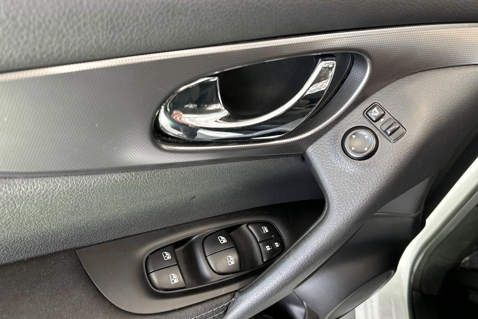 Nissan Qashqai iso kuva 24