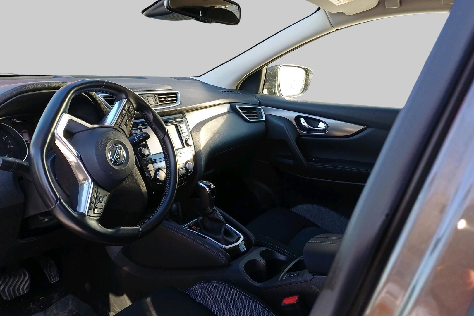 Nissan Qashqai iso kuva 2