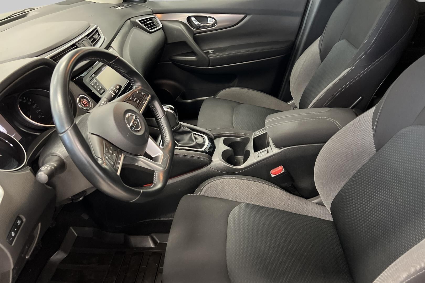 Nissan Qashqai iso kuva 9