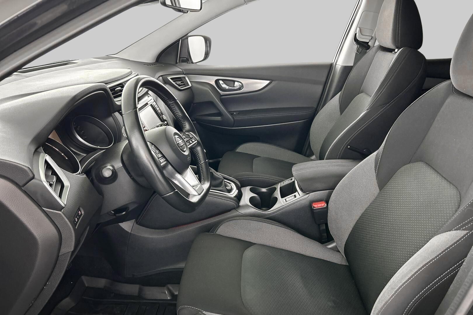 Nissan Qashqai iso kuva 9