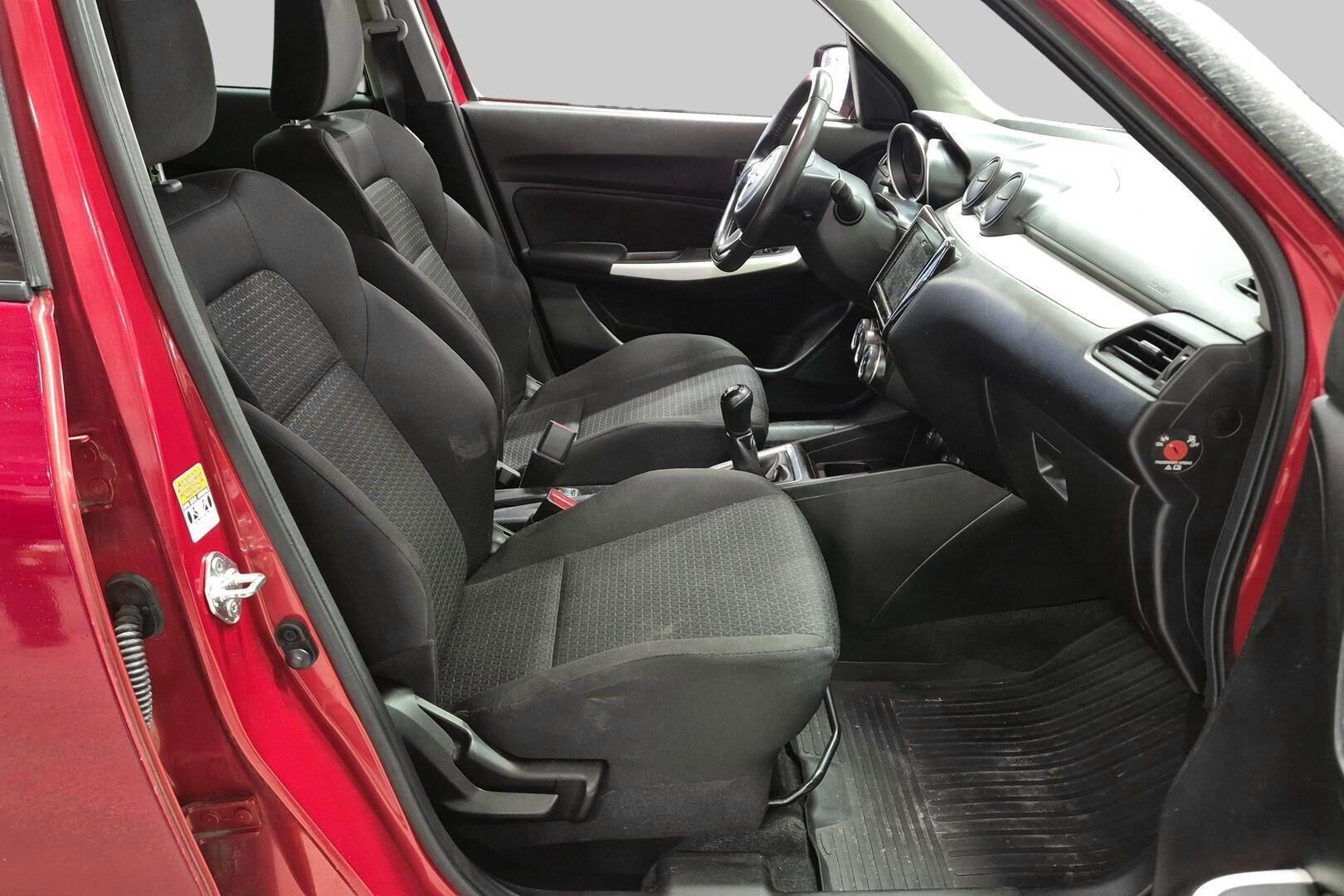 Suzuki Swift iso kuva 4