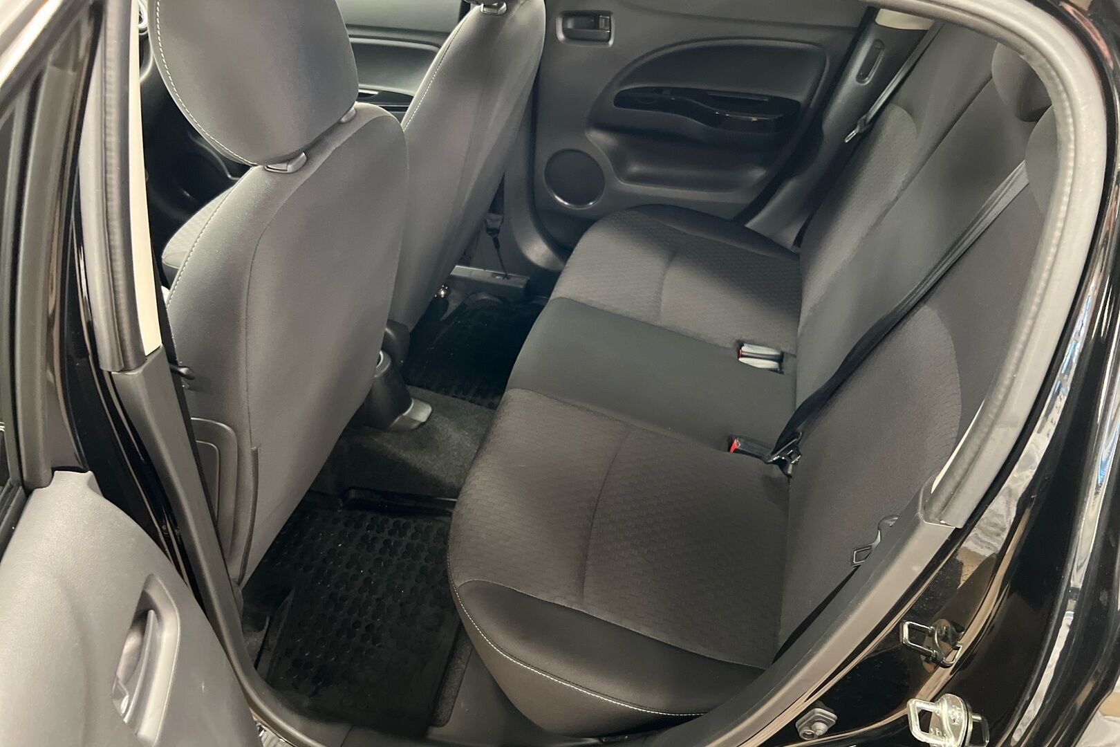 Mitsubishi Space Star iso kuva 15