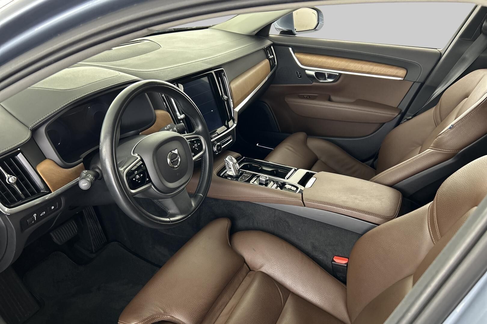 Volvo V90 iso kuva 8