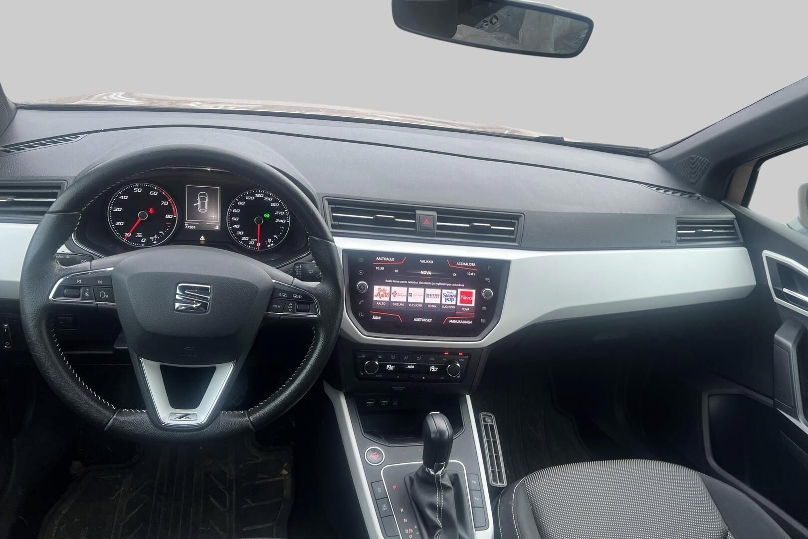 Seat Arona iso kuva 2