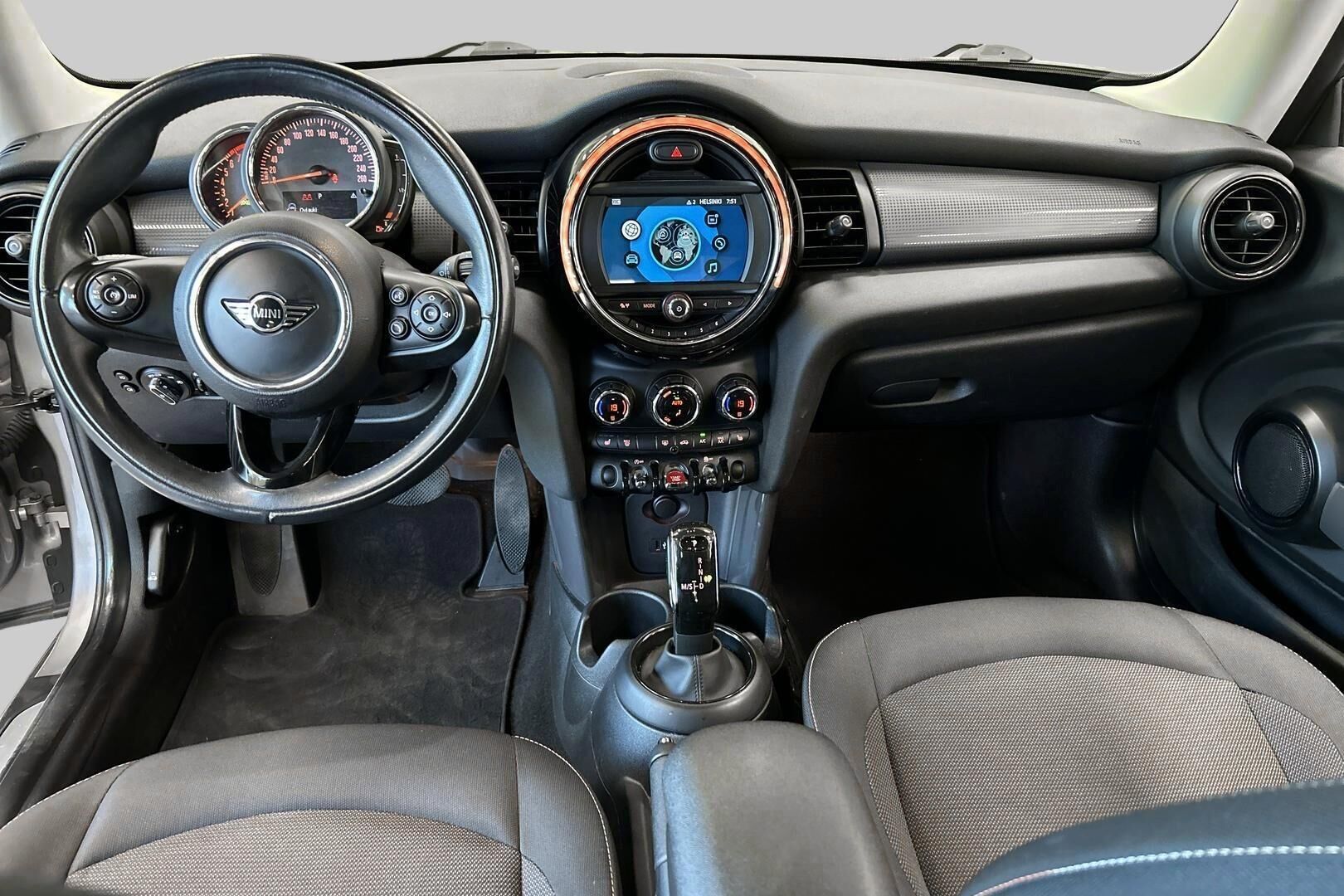 MINI Hatchback iso kuva 9