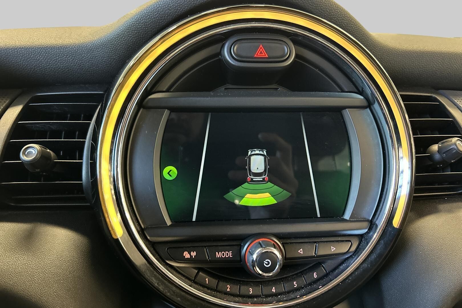 MINI Hatchback iso kuva 13
