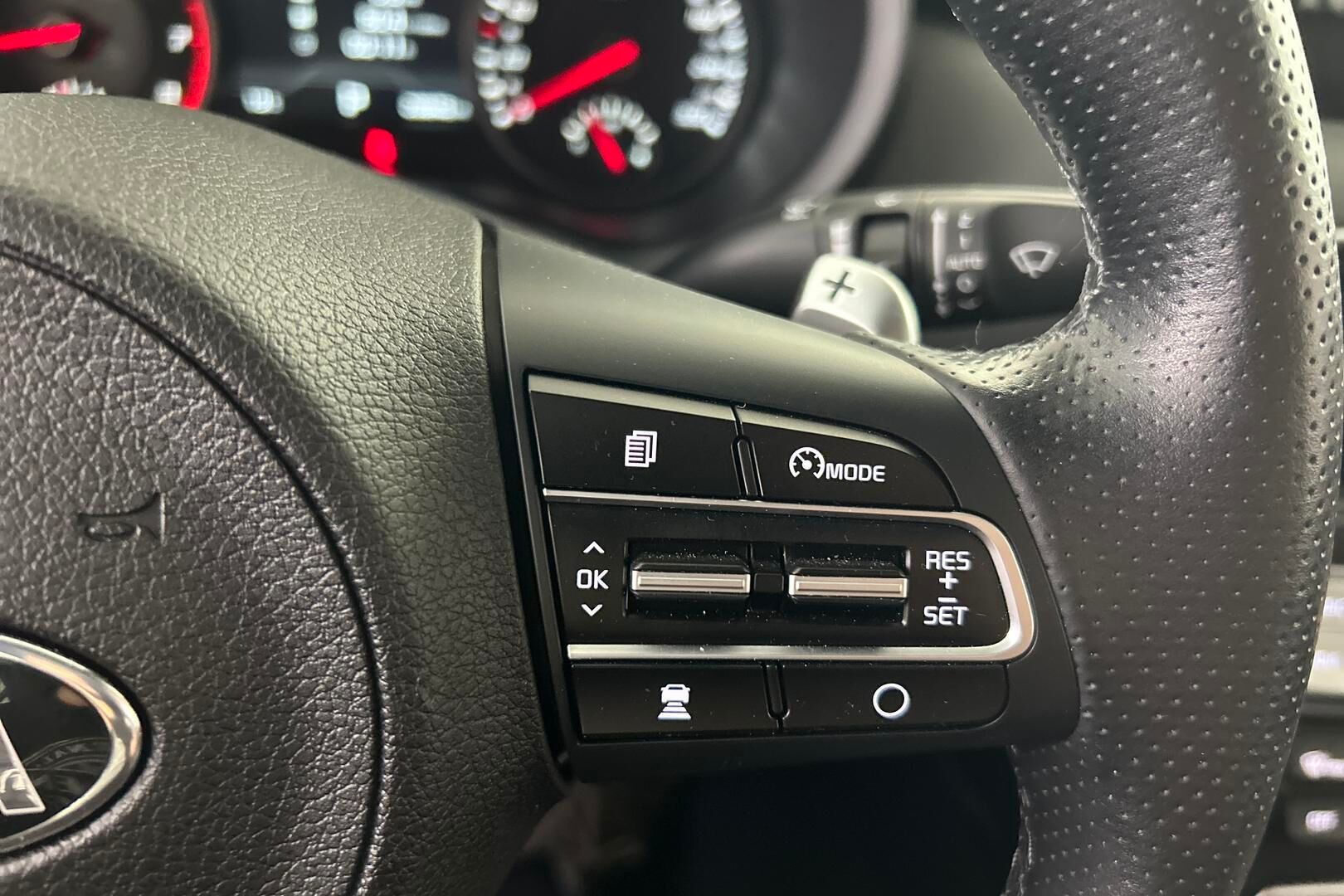 Kia Stinger iso kuva 13
