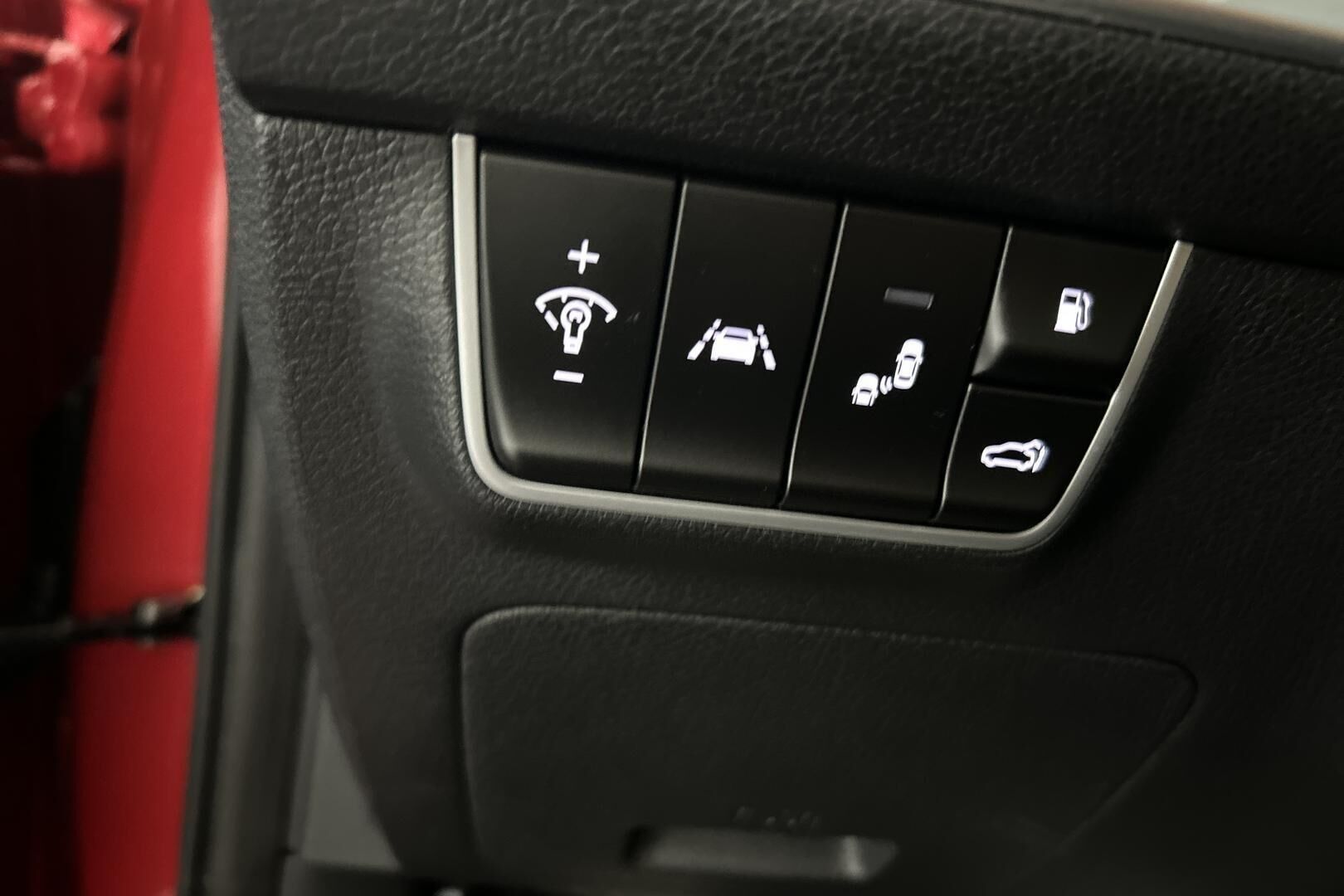 Kia Stinger iso kuva 14