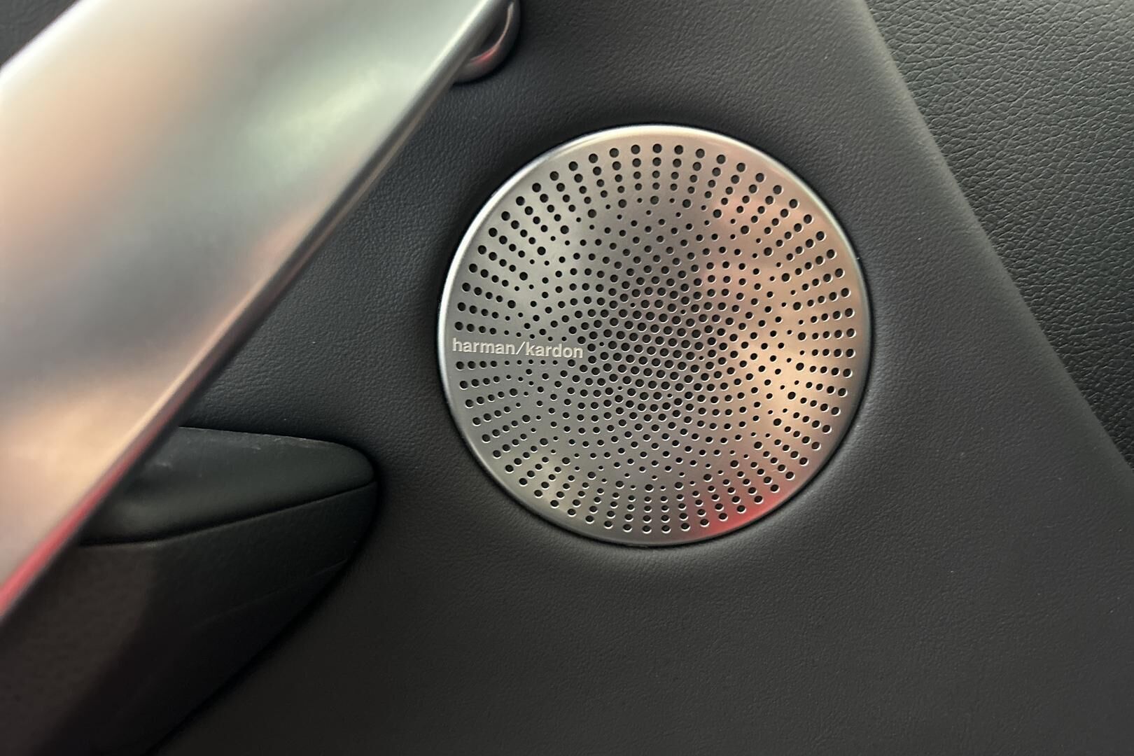 Kia Stinger iso kuva 29