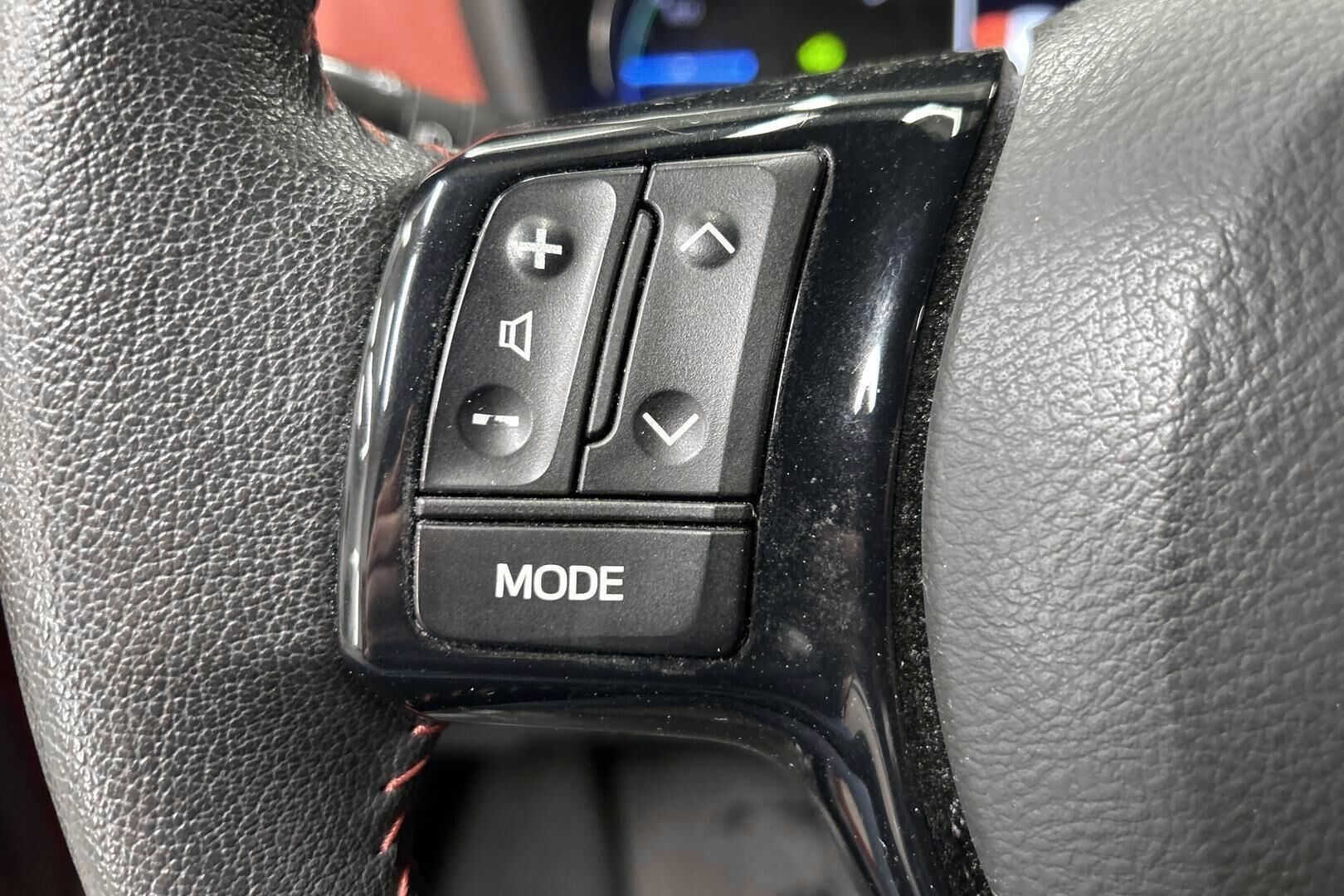Toyota Yaris iso kuva 16