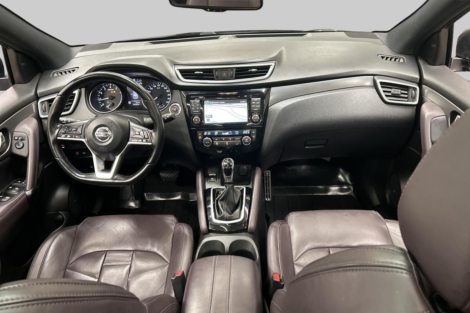 Nissan Qashqai iso kuva 8