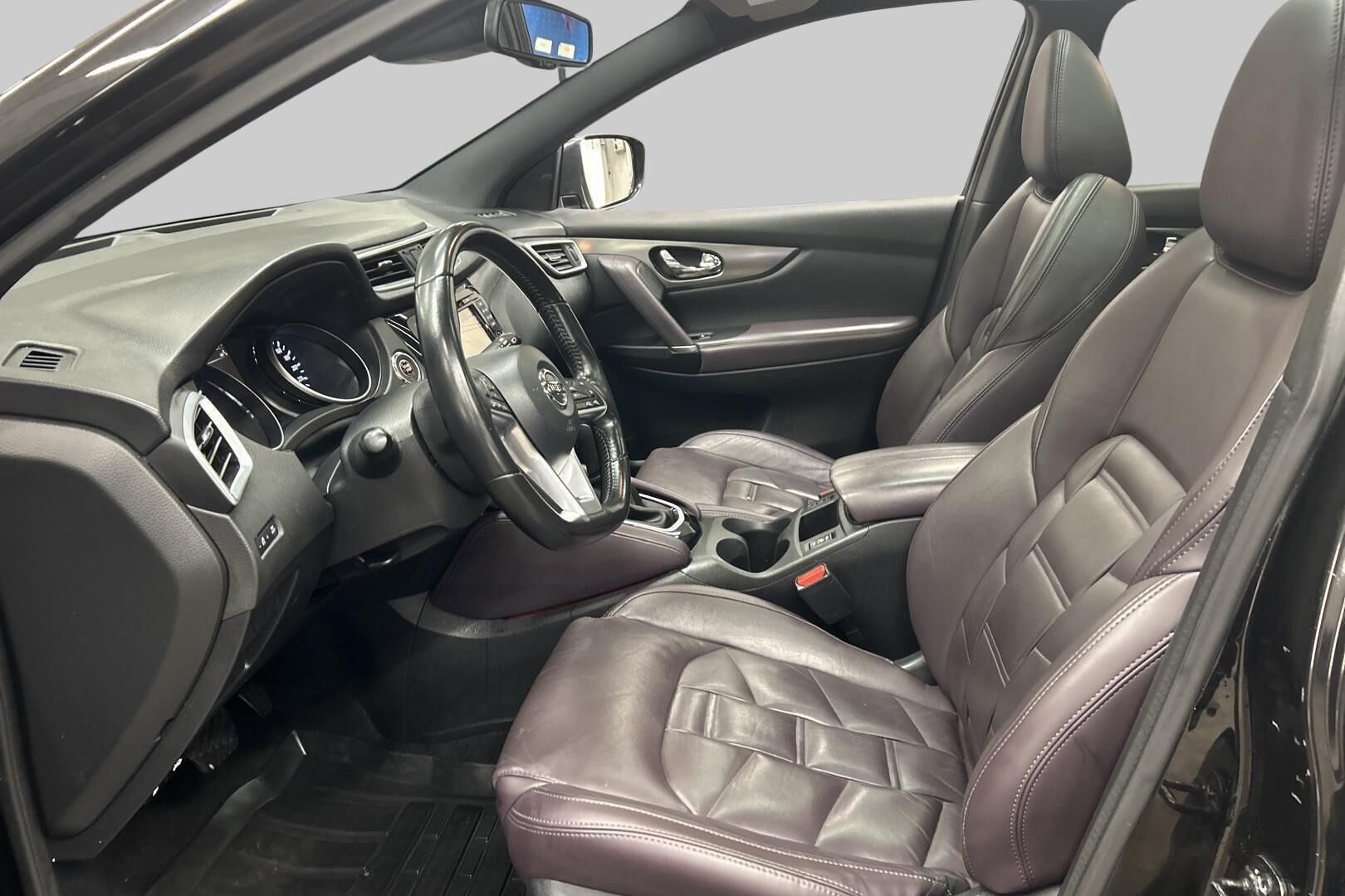 Nissan Qashqai iso kuva 6