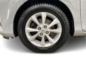 Toyota Yaris esikatselu 13