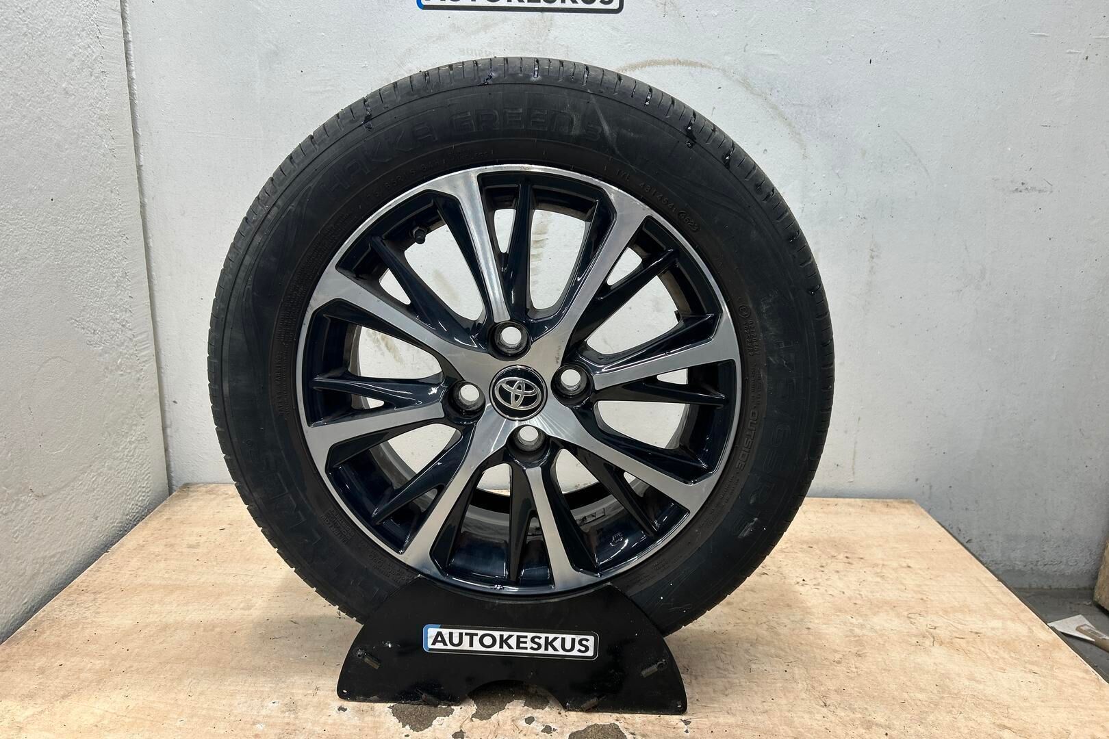 Toyota Yaris iso kuva 14