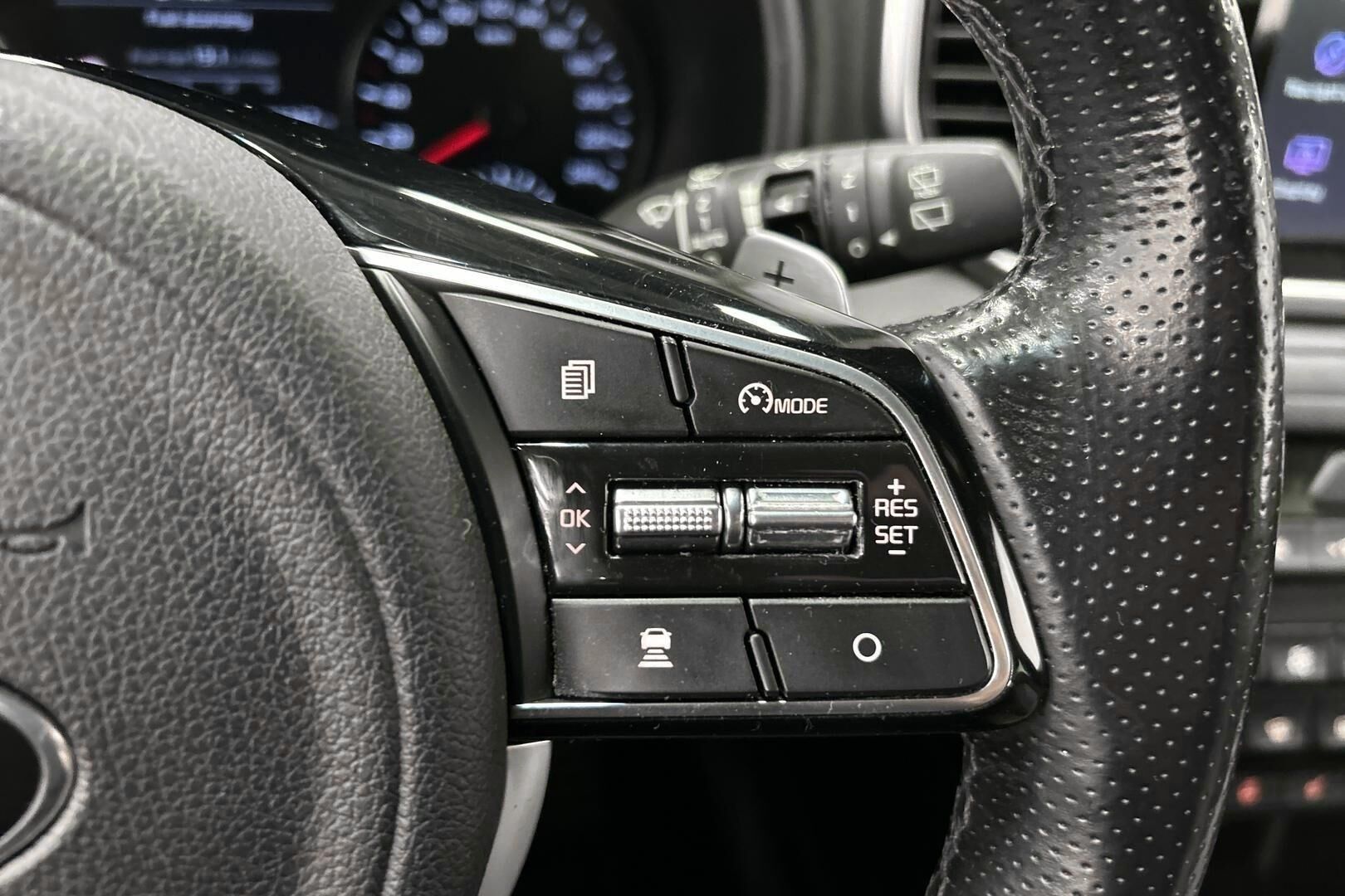 Kia Sportage iso kuva 25