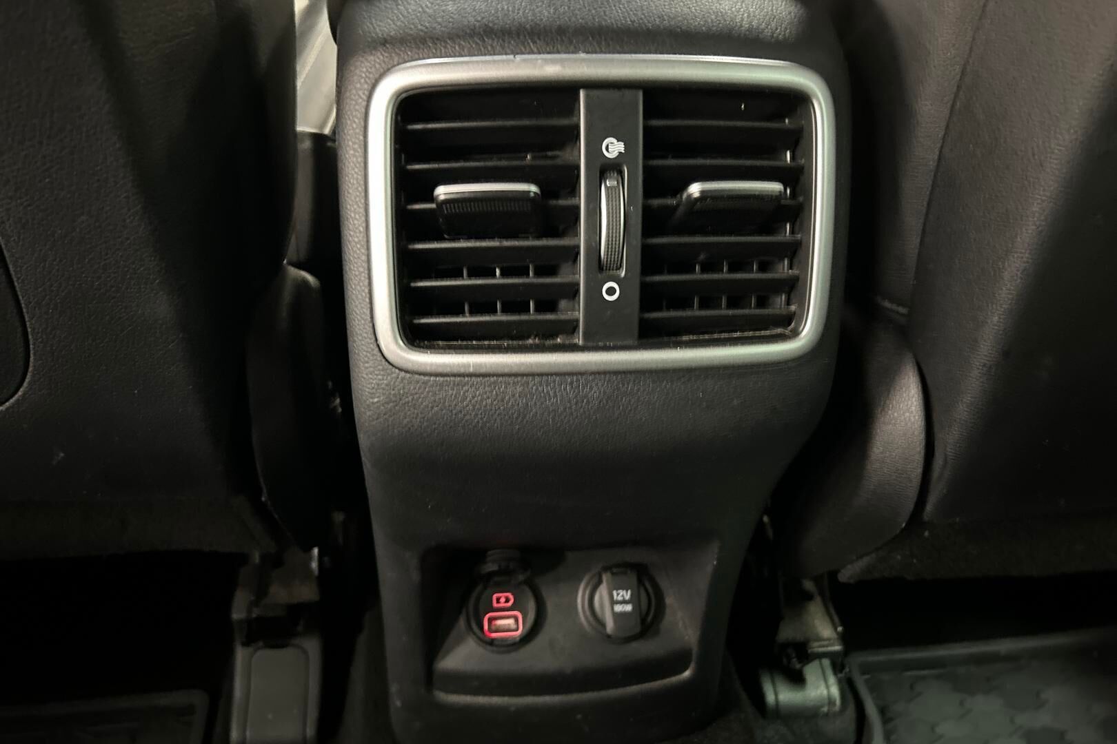 Kia Sportage iso kuva 27