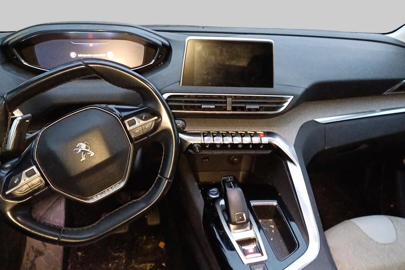 Peugeot 5008 iso kuva 1