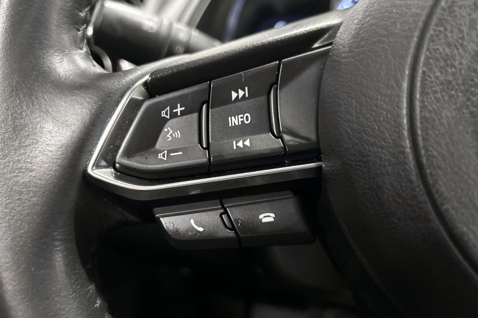 Mazda CX-3 iso kuva 15