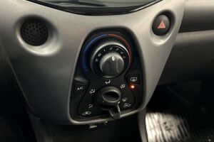 Toyota AYGO esikatselu 17